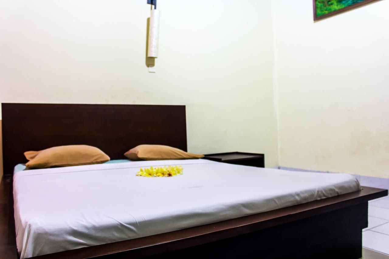 Budhi Beach Inn Кута Екстериор снимка