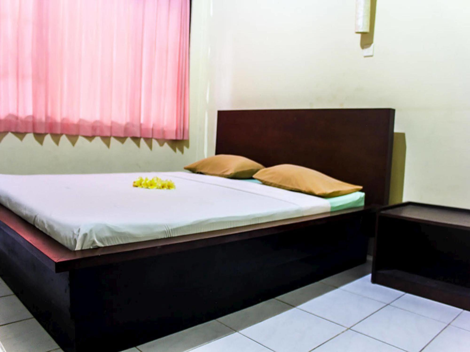 Budhi Beach Inn Кута Екстериор снимка